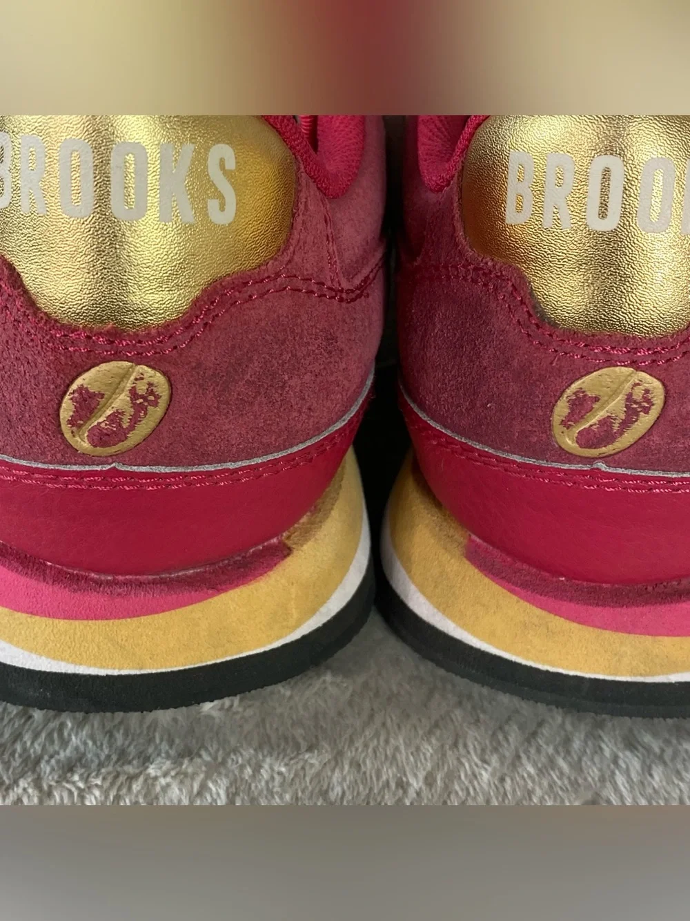 Brooks Vintage 1201711B698 Womens Sneakers Size 9 Red Gold Running Shoes NEW - Picture 11 of 12